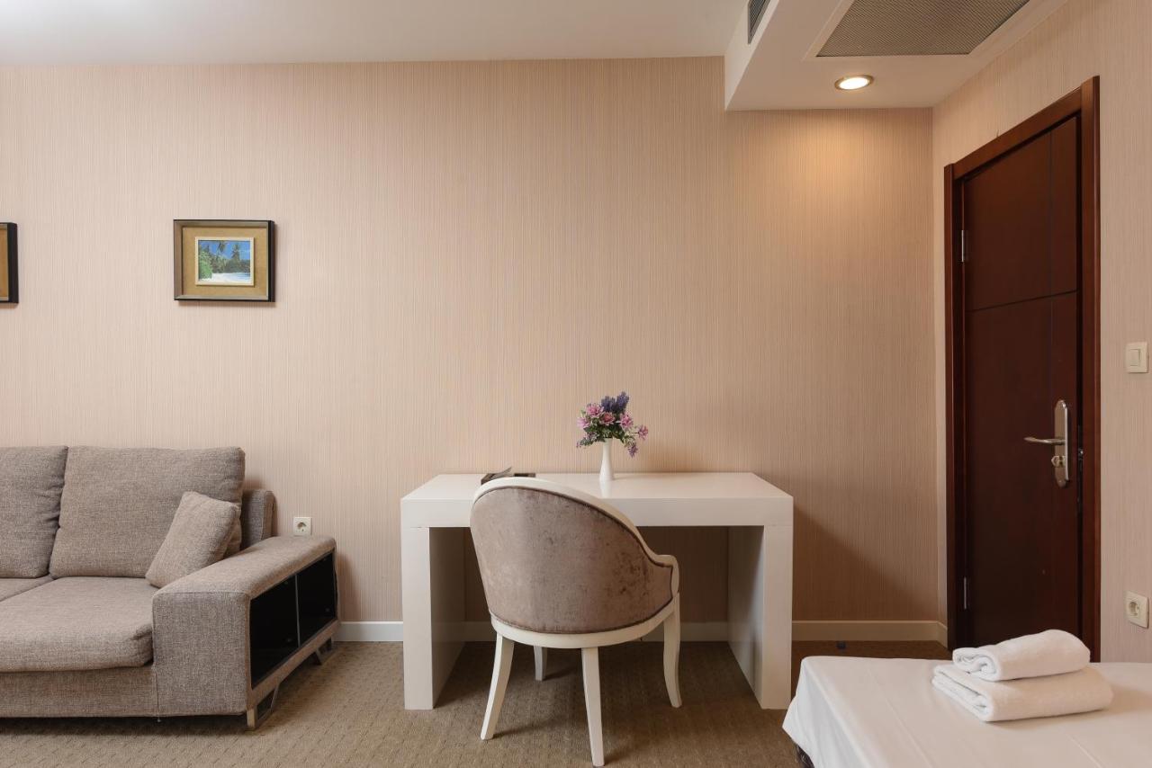 Family Hotel Zane 파그 외부 사진