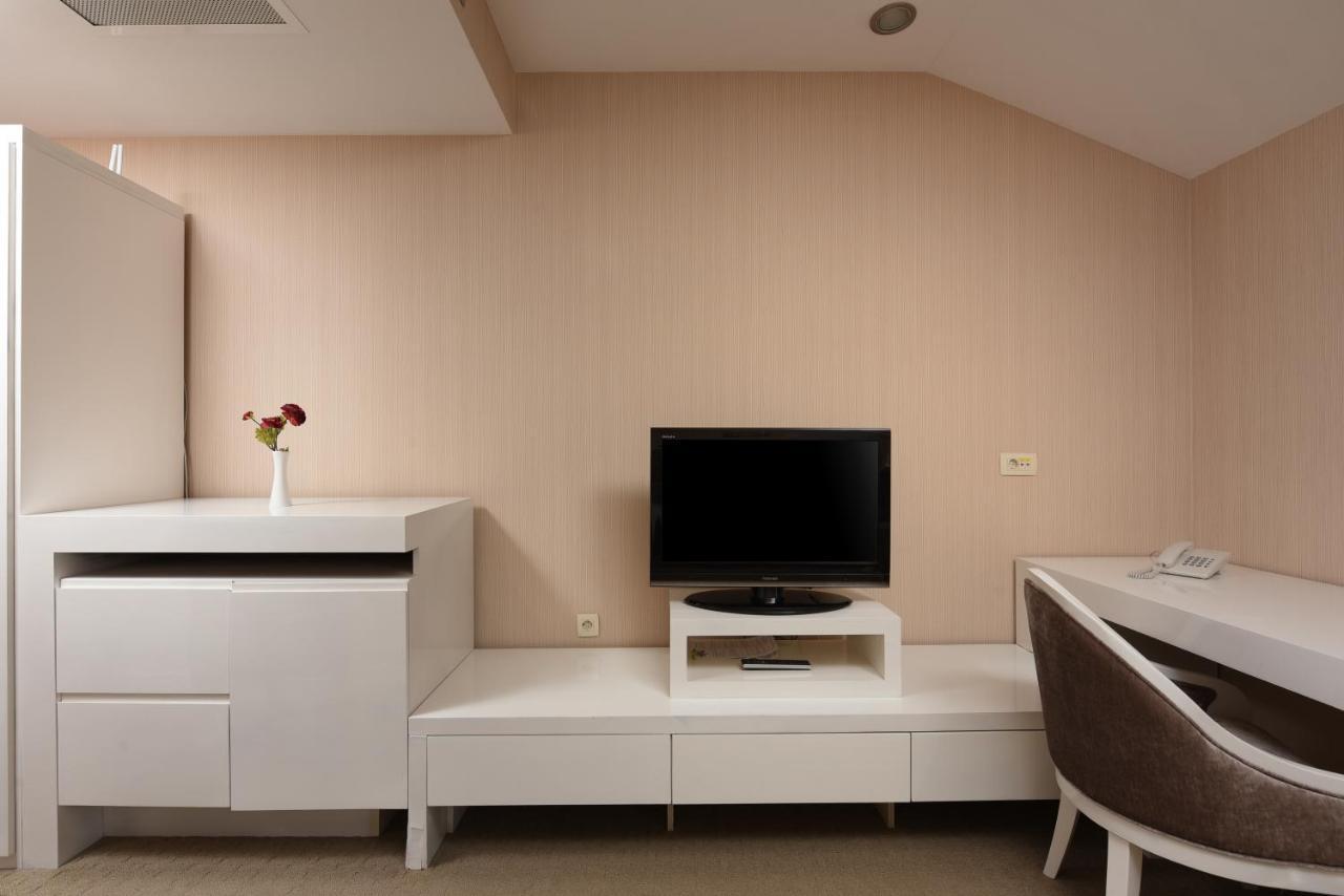 Family Hotel Zane 파그 외부 사진