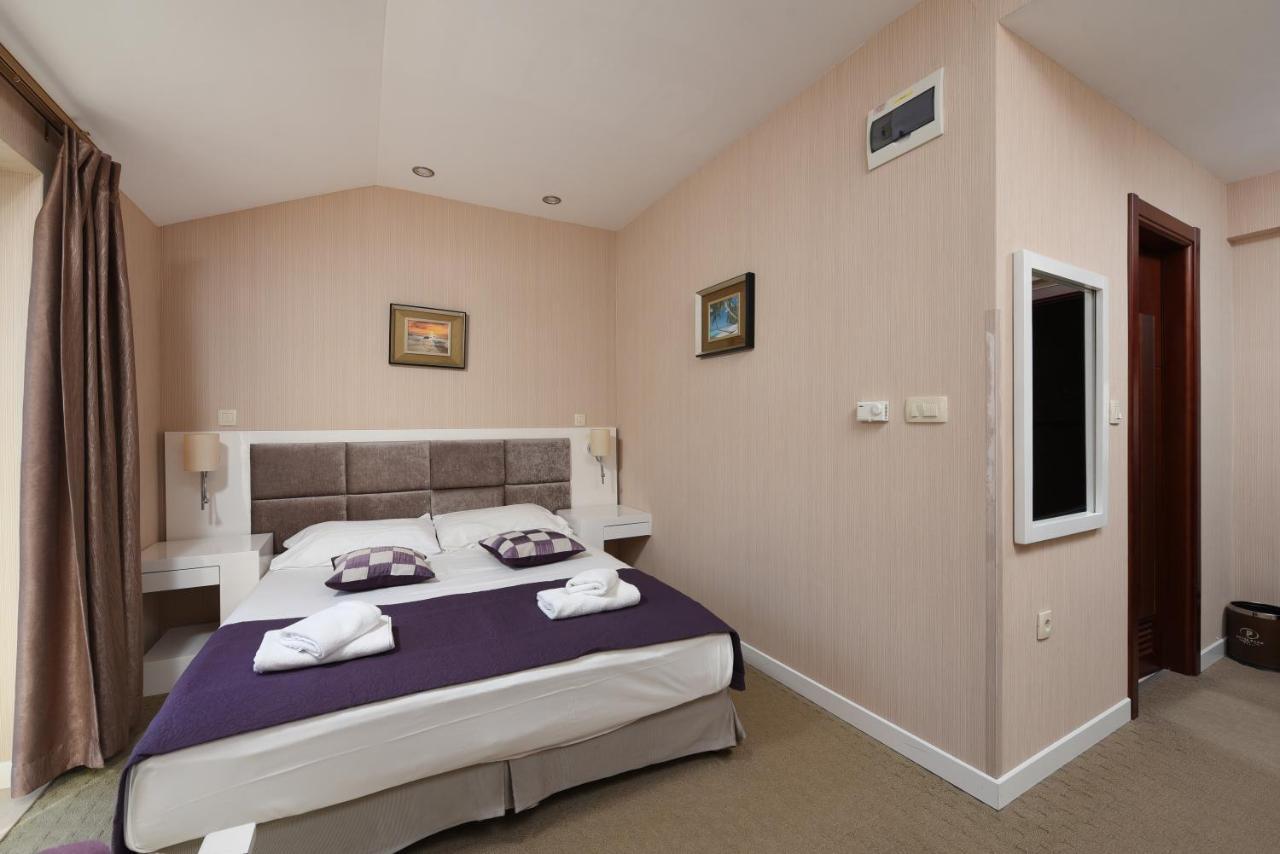 Family Hotel Zane 파그 외부 사진