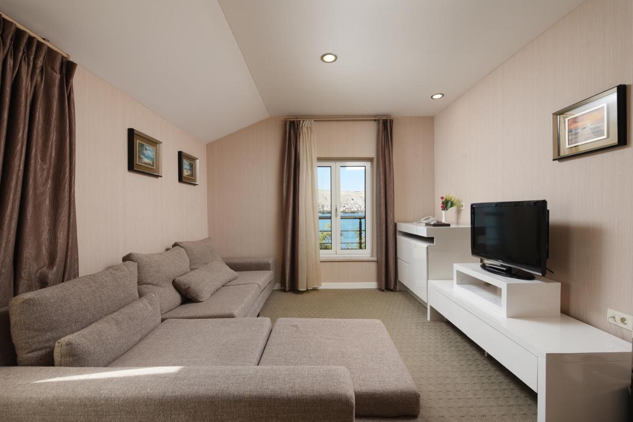 Family Hotel Zane 파그 외부 사진