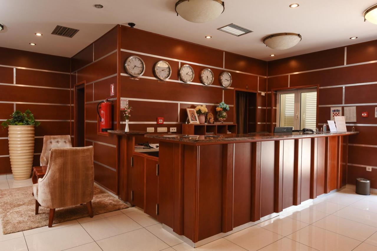 Family Hotel Zane 파그 외부 사진