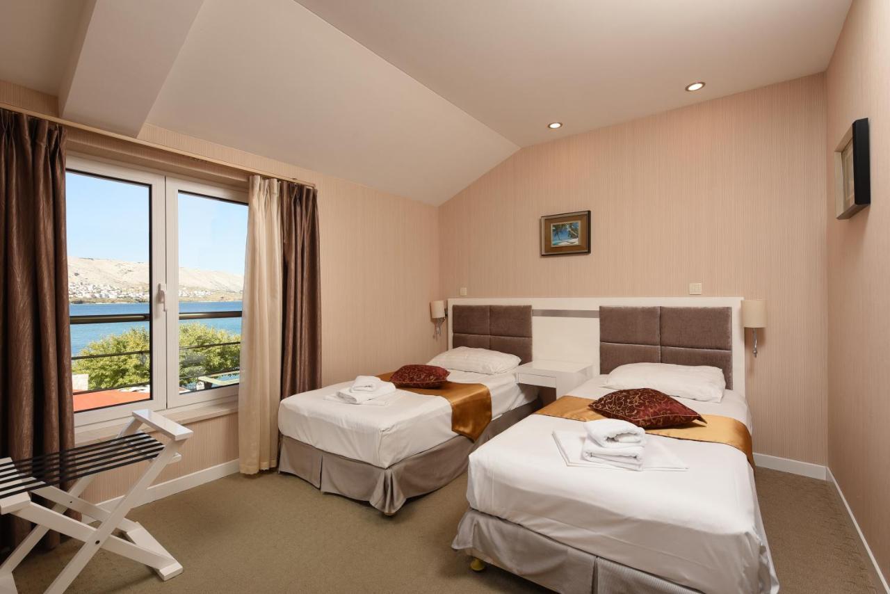 Family Hotel Zane 파그 외부 사진