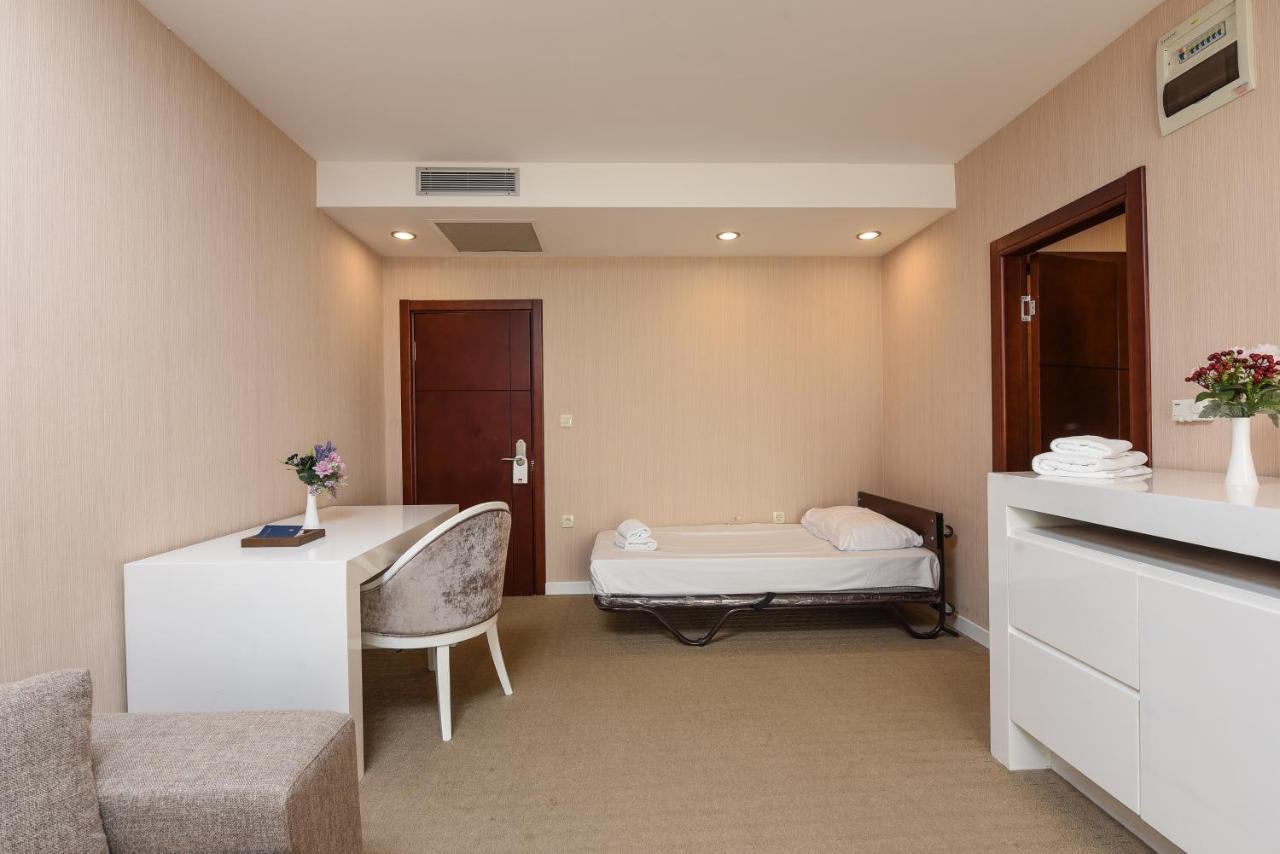 Family Hotel Zane 파그 외부 사진