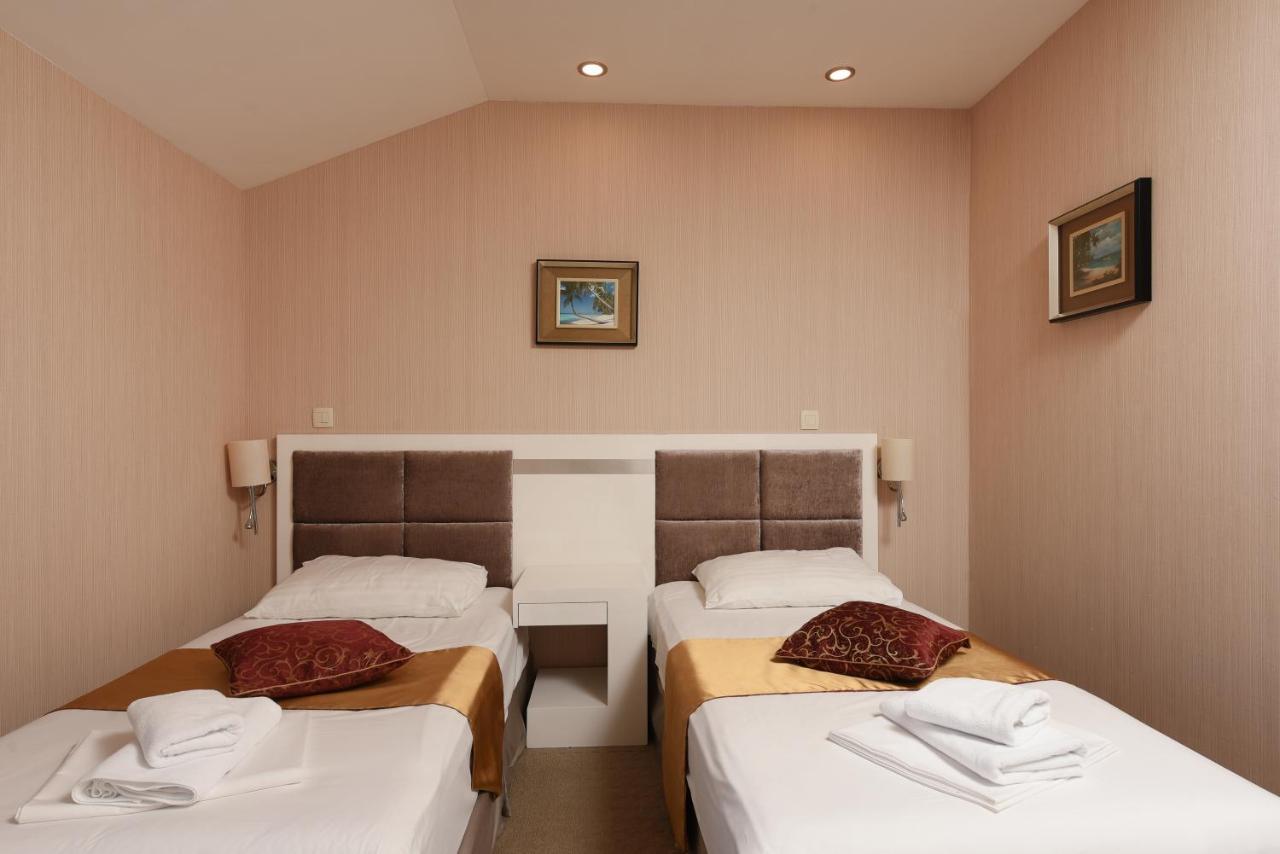 Family Hotel Zane 파그 외부 사진